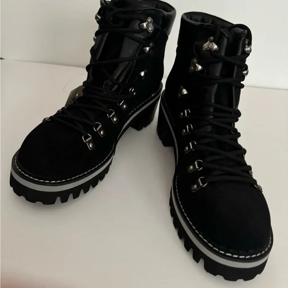 NWT Aerosoles Skylar Black Faux Suede Lace Up Booties, size 10 - Picture 7 of 11